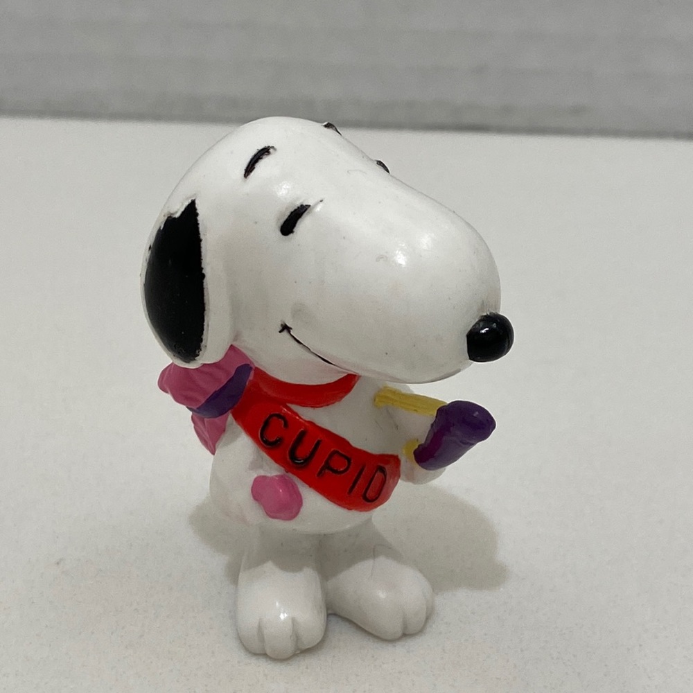 Snoopy, Cupid bow arrow, quiver, PVC peanuts gang 2” tall, purple backpack